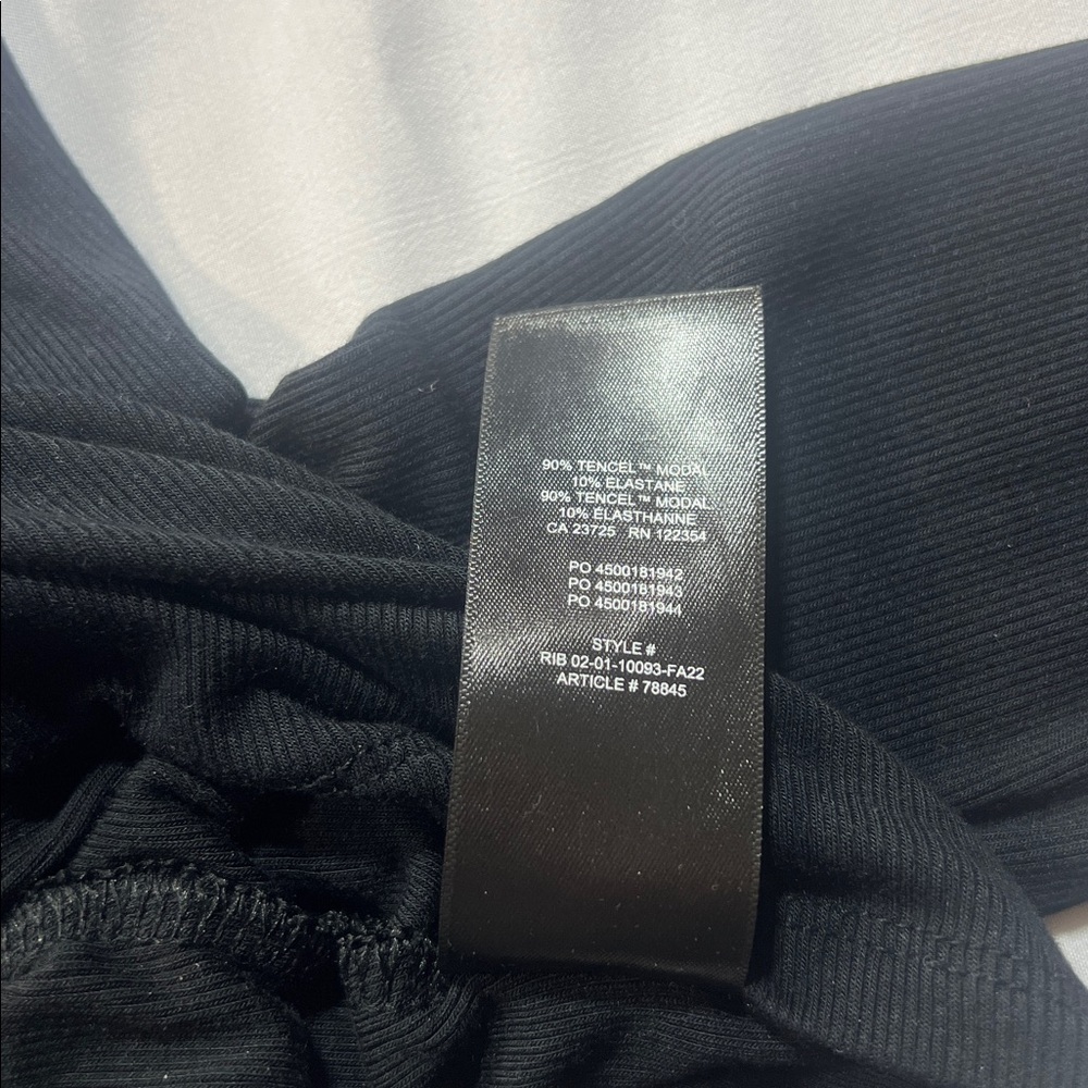 Sundays Best Aritzia cropped turtleneck size S - Picture 6 of 7